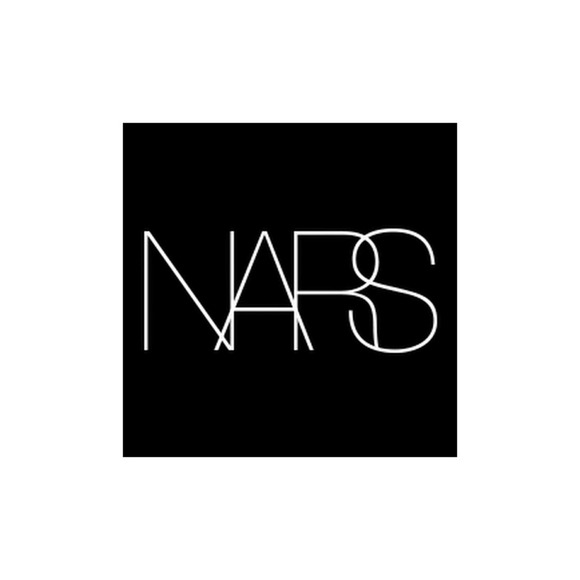 The Frugal Socialite Mystery Cosmetic Box Small (4 items) - Picture 3 of 9